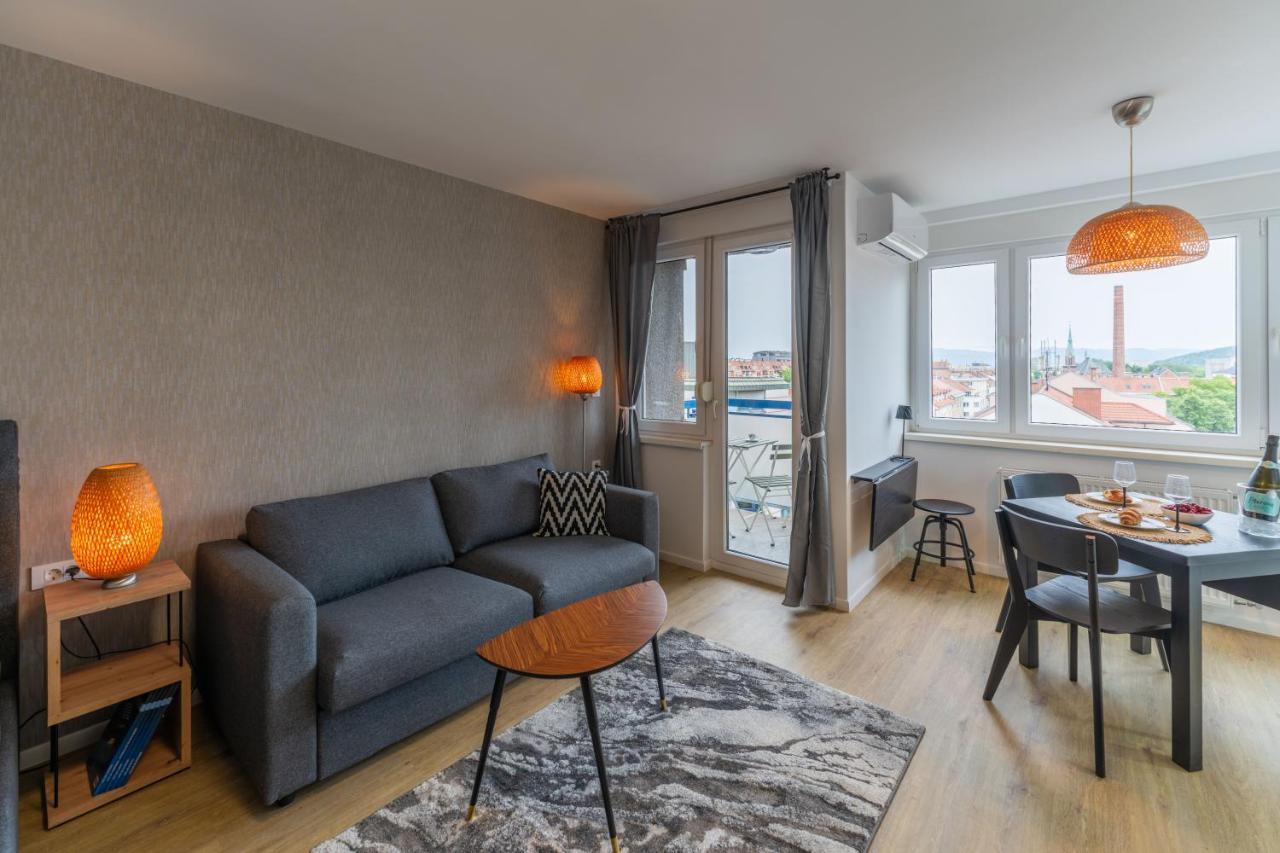 Elegant Tour As Studio Gilly With Open Views And A Balcony In The Center Ljubljana Liubliana Exterior foto