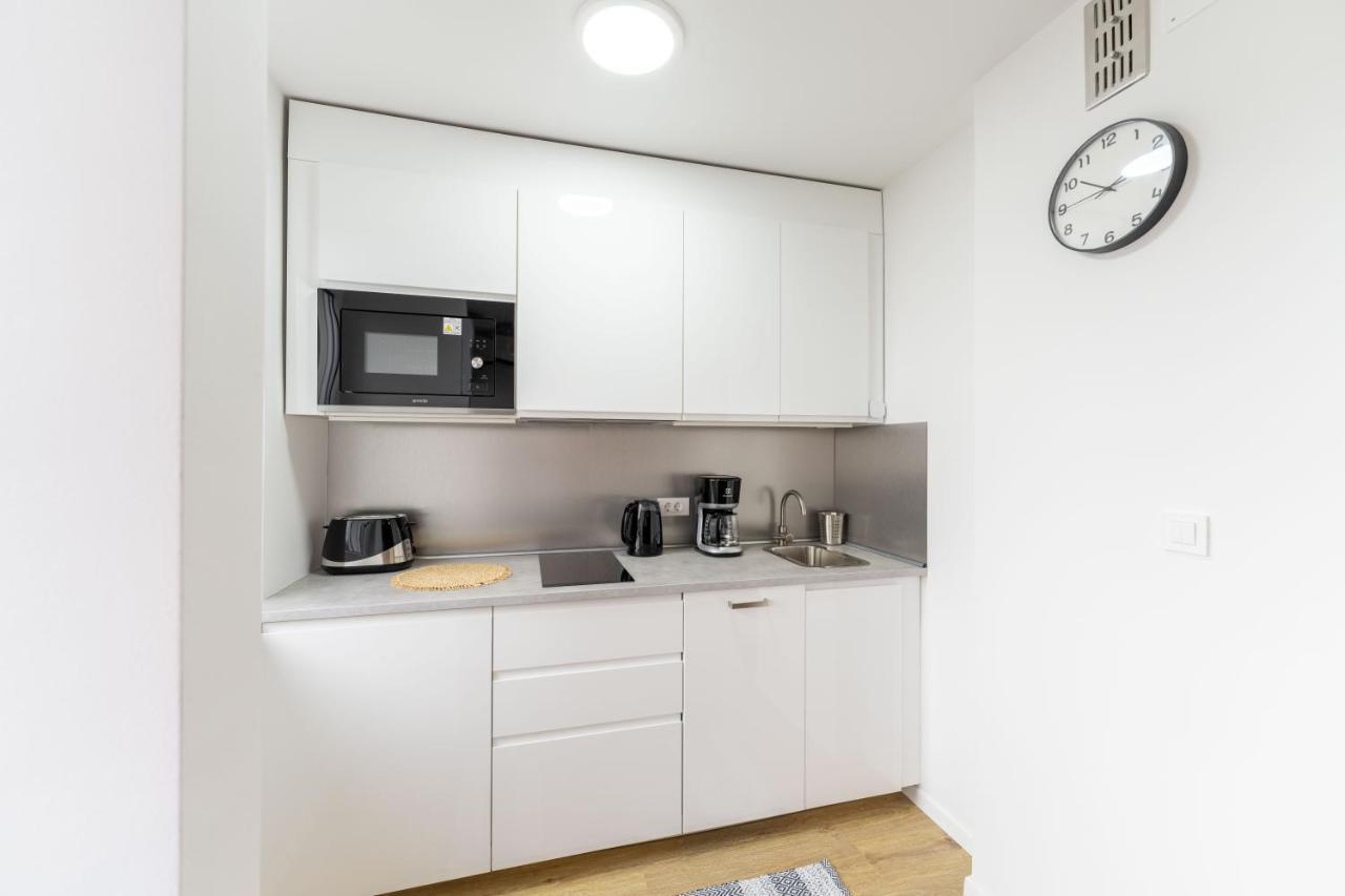 Elegant Tour As Studio Gilly With Open Views And A Balcony In The Center Ljubljana Liubliana Exterior foto