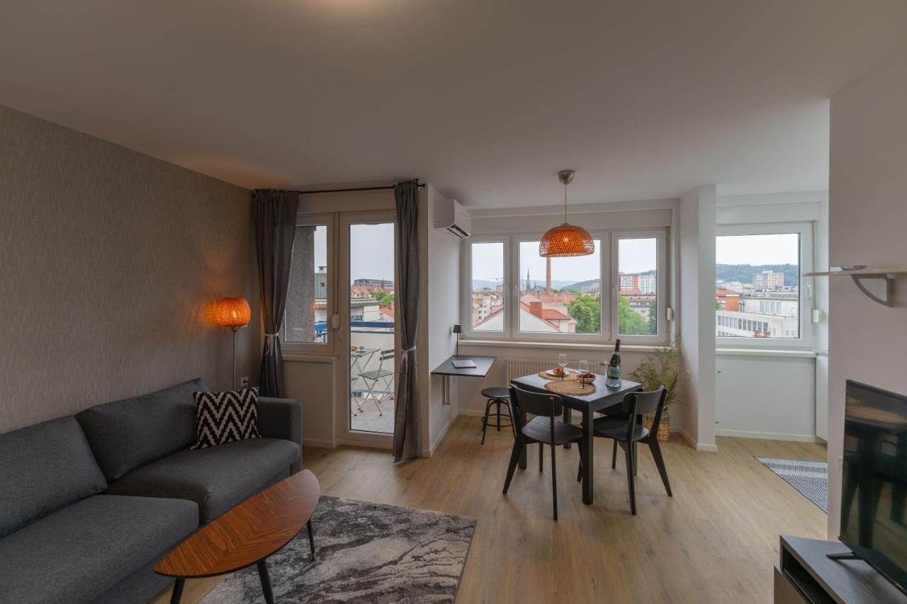Elegant Tour As Studio Gilly With Open Views And A Balcony In The Center Ljubljana Liubliana Exterior foto